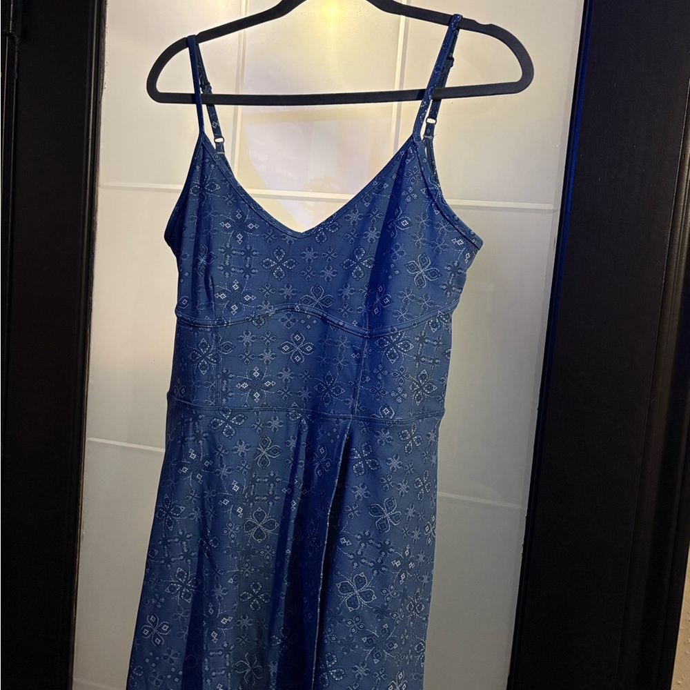 JoyLab White and Blue Activewear Top